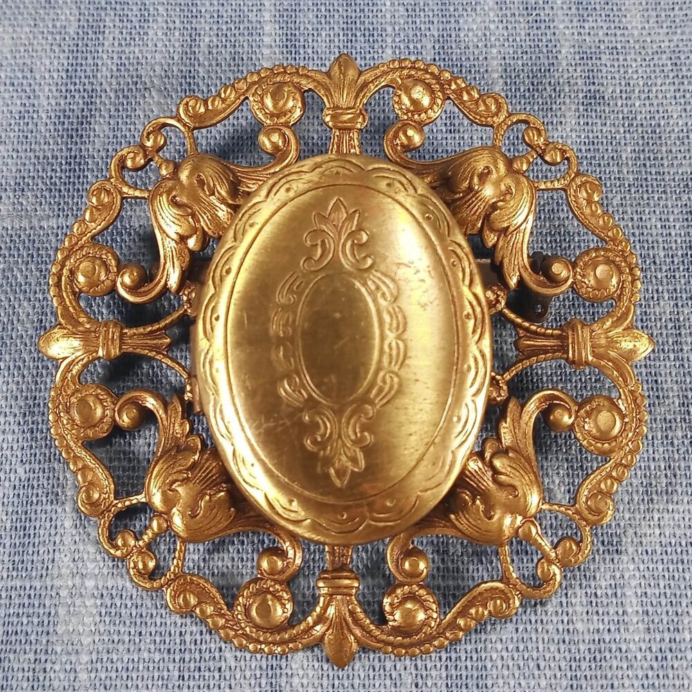 1940s Vintage Locket Brooch with Gold Tone Metal Work